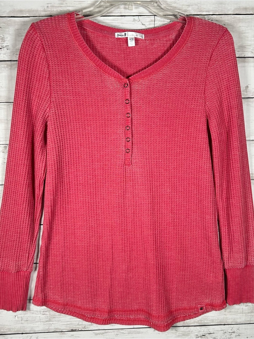Seven7 Long Sleeve Scoop Neck Snap Front Waffle Knit Henley Pink M